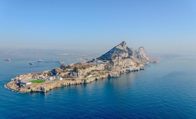 Equipo de funcionarios británicos en Gibraltar 'simplemente rutinaria y no una señal de que un tratado es inminente' 
