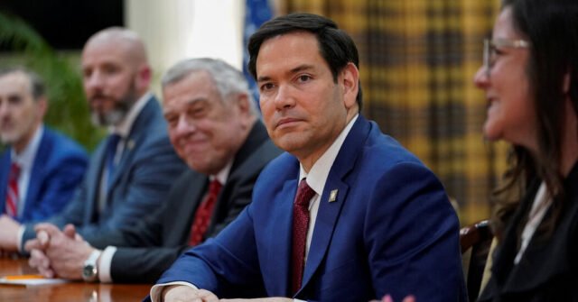 Marco Rubio dice que alguien en el chat de señales cometió un "gran error" al agregar periodista
