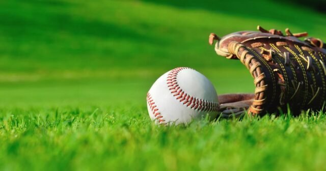 Puntajes de béisbol y softbol de la escuela secundaria del martes
