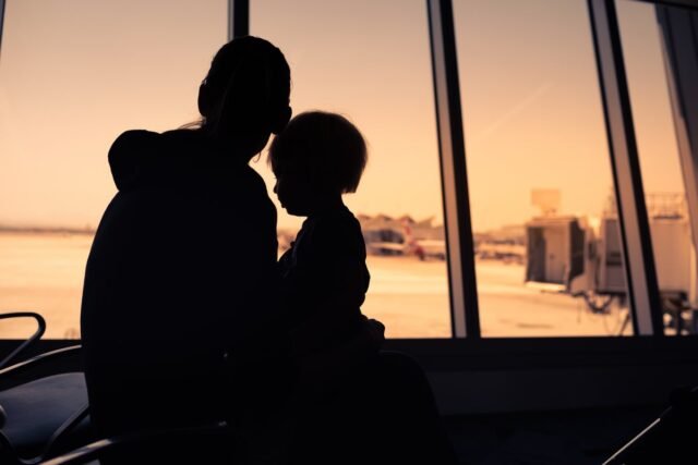 Cómo se hace una ley para detener el secuestro infantil se está siendo armado contra las madres que huyen del abuso
