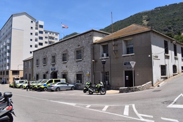 El motociclista, de 89 años, muere en colisión con un camión durante la hora pico dirigida por Gibraltar

