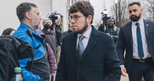 Jason Citron de Discord's da un paso hacia abajo como CEO de la aplicación de chat social

