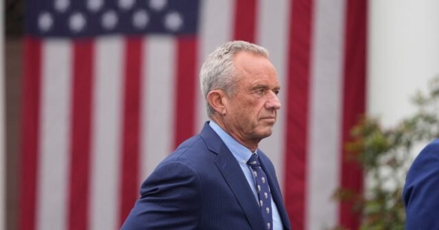 Los defensores dicen que los recortes de salud de RFK Jr. amenazan el progreso del VIH
