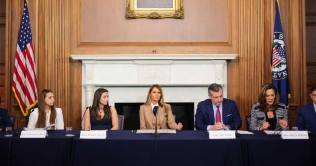 Los pases de la Cámara de Representantes "Take It Down Act", enviando un proyecto de ley porno de venganza respaldado por Melania Trump al escritorio del presidente
