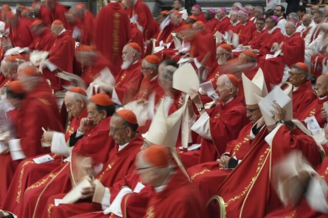 Los usuarios de Tiktok juegan en el próximo Papa, ya que el Vaticano establece el 7 de mayo Cónclave
