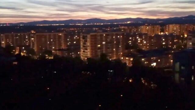SPAIN y PORTUGAL POTING OUTEN - Animando en las calles a medida que la electricidad finalmente regresa después de que los países se detuvieran para detenerse
