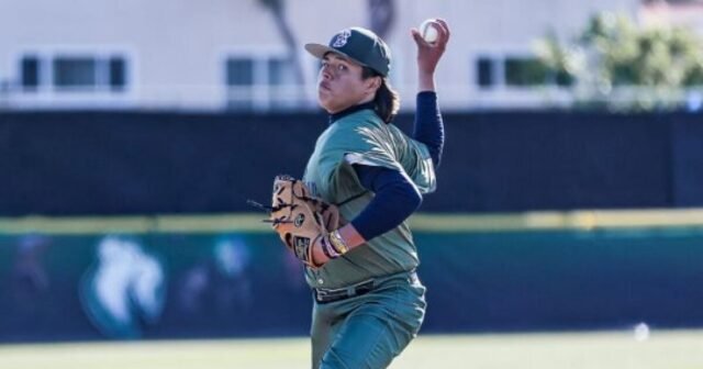 Birmingham High Freshman Carlos Acuna se convierte en Pitching Ace
