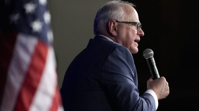 DHS on Walz etiquetando a los agentes de hielo 'gestapo moderno': 'repugnante'
