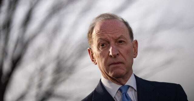 El abogado de alto perfil, Abbe Lowell, lanza una nueva empresa para retirar los ataques de Trump contra el sistema legal
