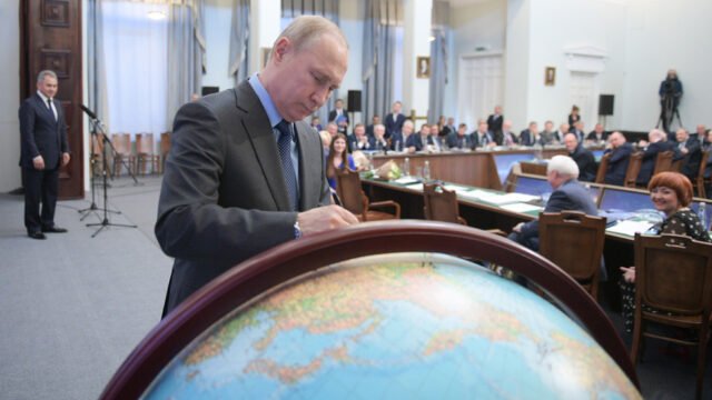 El desentrañamiento del orden del Viejo Mundo y el papel de Rusia - RT World News
