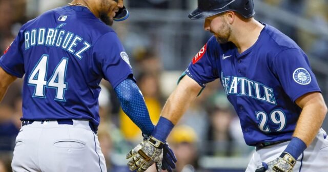 El novato Logan Evans Dazzles, los mejores Padres de los Marineros para reclamar la primera victoria de la Copa Vedder
