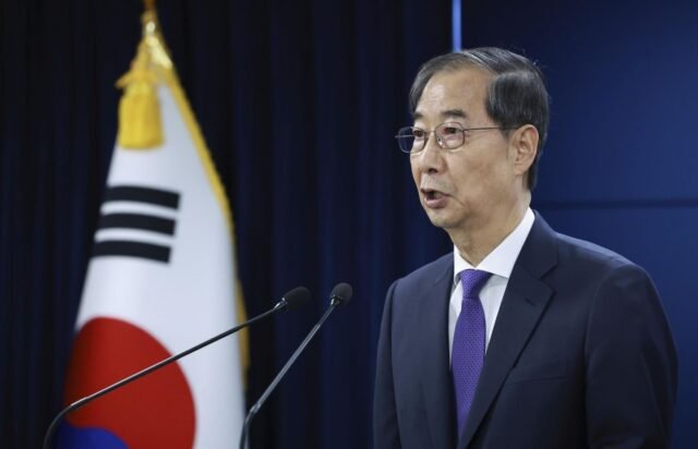 El presidente interino de Corea del Sur renuncia en medio de la especulación de una candidatura de última hora
