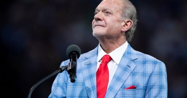 El propietario amante de la música de Indianapolis Colts, Jim Irsay, muere a los 65 años

