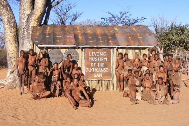 El turista británico arrestado por presuntos ataques sexuales contra 33 niños tribales en Namibia después de que "ofreció dulces para niños"
