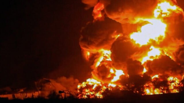 Israel Strikes 'docenas de objetivos' en Yemen (videos) - RT World News
