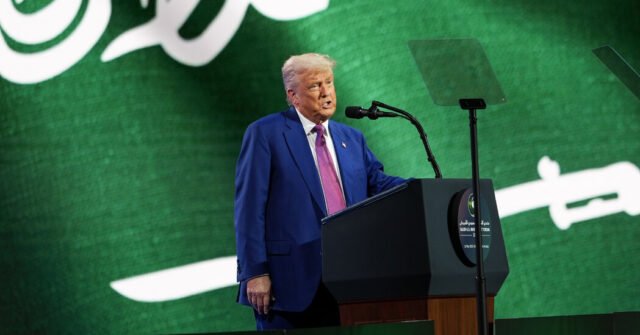 Las conversaciones de dinero (y escuchan) en el foro de inversión saudita al que asisten Trump
