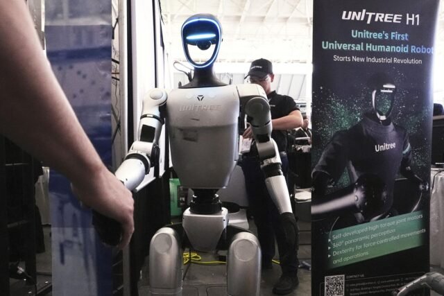 Los fabricantes de robots estadounidenses esperan vencer a China en la raza humanoide. Los aranceles podrían afectar sus ambiciones
