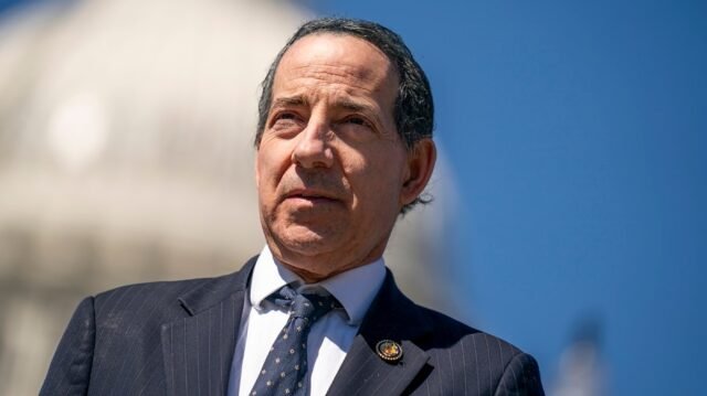 Raskin explota a Trump por el "Grifto" del avión de Qatar
