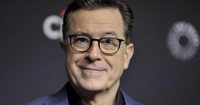 Stephen Colbert Toasts Mascot de salchicha de fútbol Portland como "horrible"

