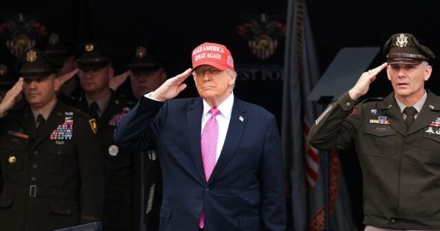 Trump elogia a West Point Cadets, toma crédito por el poder militar de los EE. UU. En la dirección de comienzo
