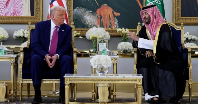 Trump habla después de que la Casa Blanca anuncia un acuerdo de inversión saudita de $ 600 mil millones
