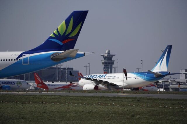 Vuelos reducidos en un 40% en el aeropuerto de París oral después de que los sistemas de control de tráfico se descompongan
