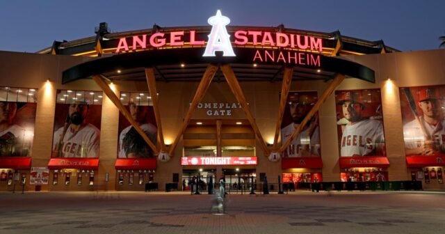 ¿El futuro del Angel Stadium? Anaheim pone el problema en espera
