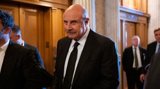 El Dr. Phil se incrustó con hielo antes de los enfrentamientos de Los Ángeles
