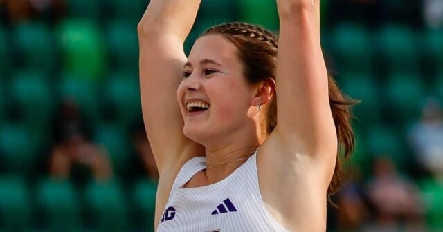 El saltador de la pole de Washington rompe el récord de la hermana gemela para ganar el título de la NCAA
