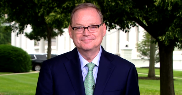 Kevin Hassett dice que si el Senado encuentra abuso de Medicare, entonces "lo miraríamos" en el proyecto de ley de Trump
