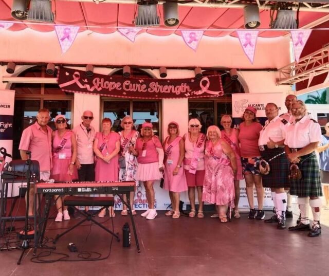 Pink Ladies 'Walk for Life recauda más de € 9,000 para el apoyo al cáncer
