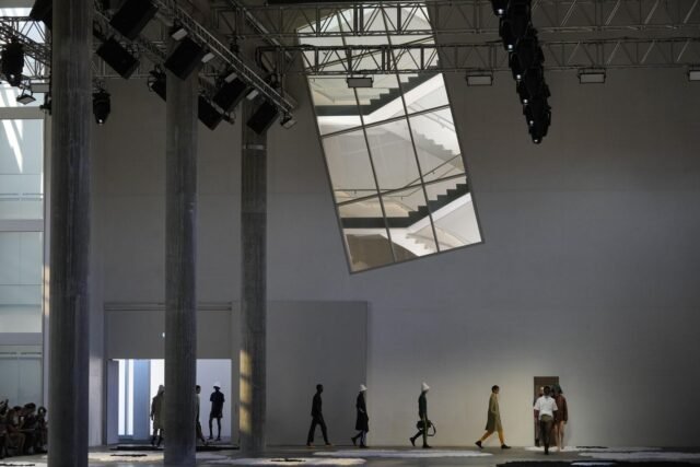 Prada quiere cambiar la conversación de la agresión, hacia la gentileza
