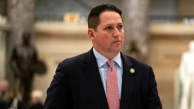 Republicano de Texas para reintroducir legislación para aumentar las sanciones por agredir a la policía en medio de las protestas de Los Ángeles
