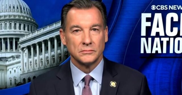 El representante Tom Suozzi dice que Zohran Mamdani "aprovechó la misma cosa en la que Donald Trump aprovechó"
