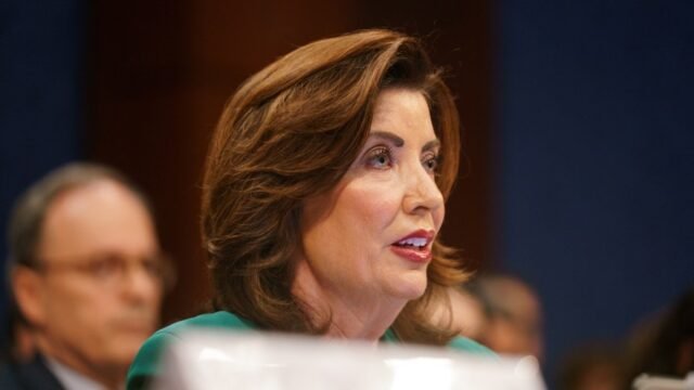 Hochul pide una estrategia federal de defensa de drones
