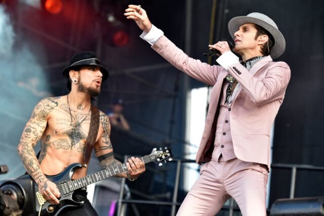 La adicción de Jane demanda al cantante Perry Farrell por $ 10 millones después de la gira y el álbum detenido
