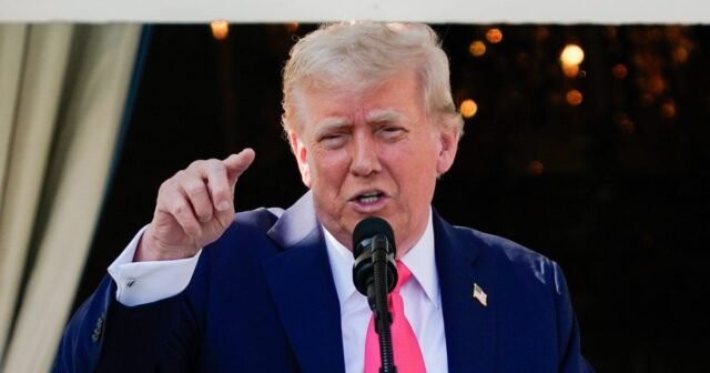La nueva mentira descarada de Trump conduce a una verificación de hechos instantánea en las redes sociales
