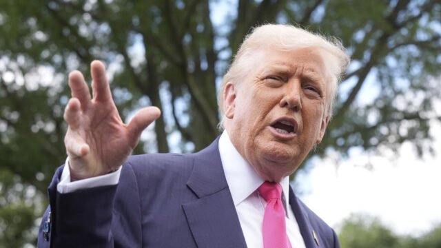 Trump dice que es neutral en el conflicto de Ucrania - RT World News
