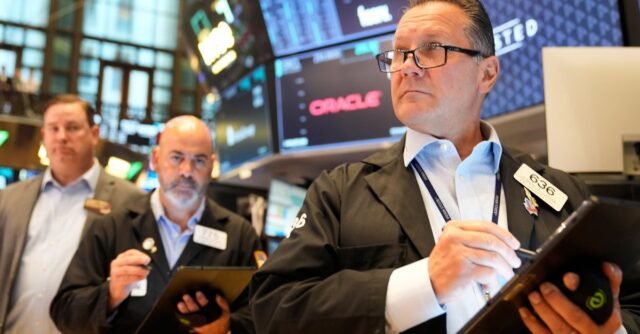 Wall Street reacciona a la reflexión de Trump sobre el despido de Powell
