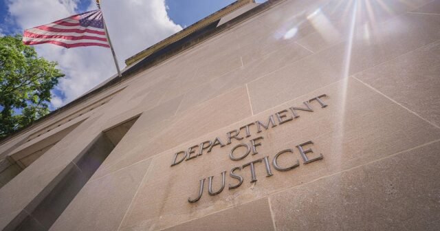 20 estados y DC demandan a la administración de Trump por vincular miles de millones en subvenciones de víctimas de delitos a la aplicación de la inmigración
