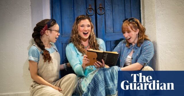 Aquí vamos de nuevo: ¡el atractivo duradero de Mamma Mia! | Broadway
