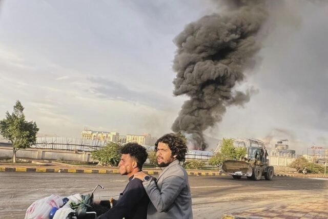 Ataques aéreos israelíes dirigidos a la capital de Houthis Rock Yemen respaldado por Irán
