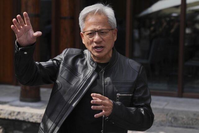 Estados Unidos obtendrá un recorte del 15% de las ventas de chips NVIDIA y AMD a China bajo un nuevo acuerdo inusual
