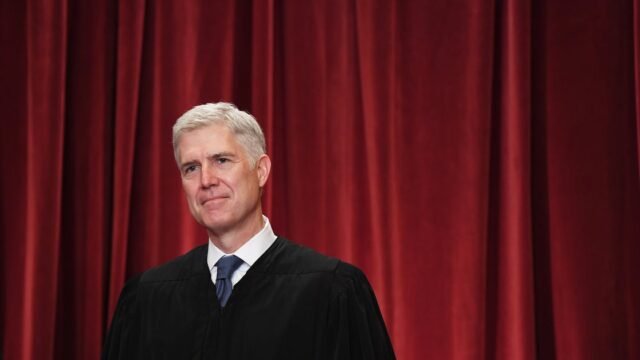 La Corte Suprema permite que Trump reduzca $ 783 millones de fondos de investigación en Push Anti-Dei
