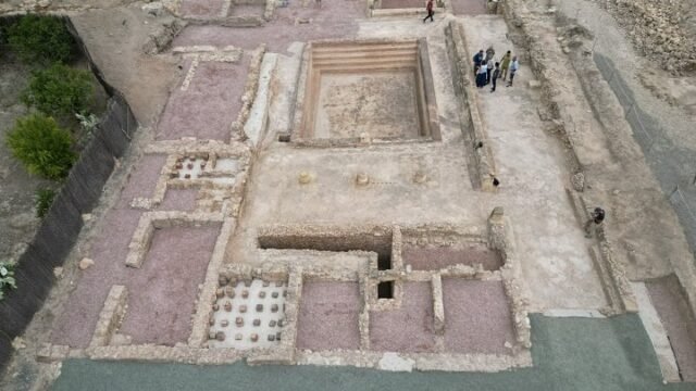 Los baños romanos gigantes finalmente se desenterraron en el elche de España después de ocho años de excavación
