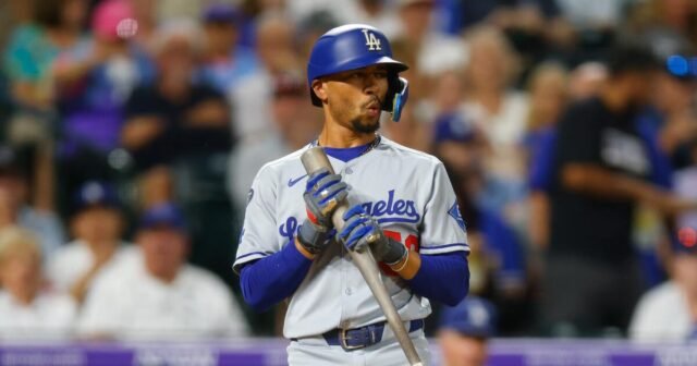 Mookie Betts se reúne con Dave Roberts, Andrew Friedman después de la pérdida de Dodgers
