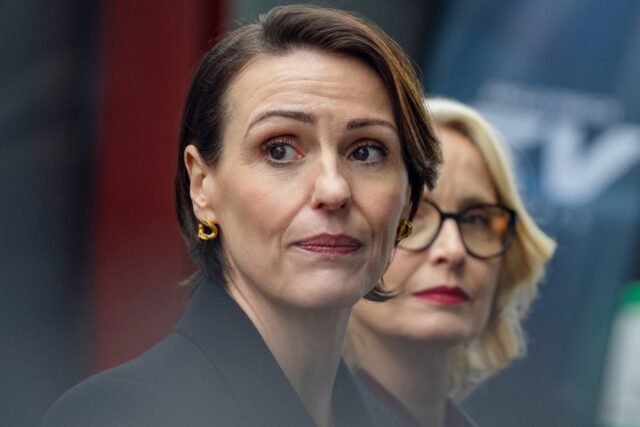 Revisión de rehenes - Chic Suranne Jones Thriller es decepcionado por una historia inestable
