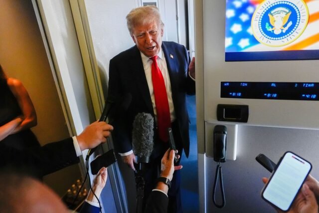 Trump, Putin llega a la base militar de Alaska para la cumbre

