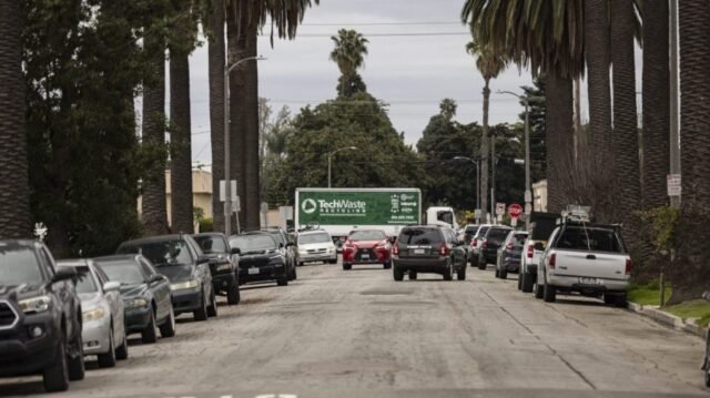 Trump busca demandar a California por un esfuerzo de transporte limpio
