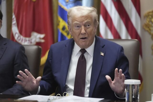 Trump explota sobre la falta de progreso en las conversaciones de Ucrania: "Todo es Bull ----"
